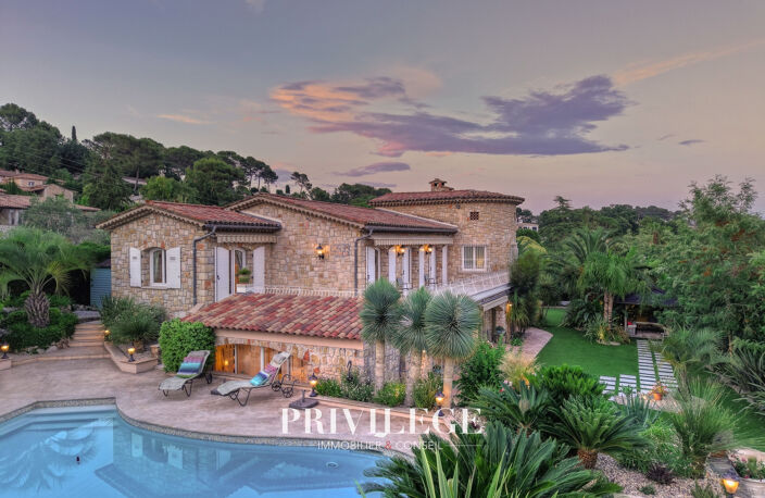 Mougins   Élégance contemporaine au coeur d'un domaine privé — photo 4