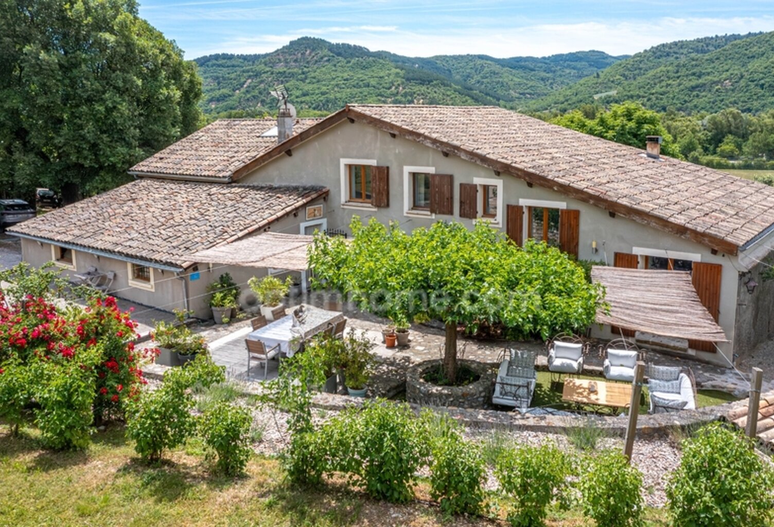 A vendre Authentique propriété de caractère avec gîte indépendant à Mallemoisson (04) — photo 1