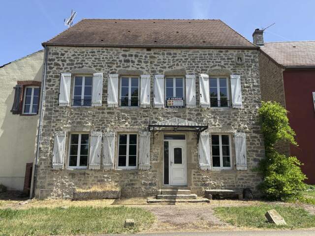 Face au Port du PONT ROYAL, maison en pierre, construction fin XIX, et rénovée entre 2011-2013  (huisseries, isolation, électricité, VMC, chauffage, plomberie, toiture et assainissement individuel). C — photo du bien