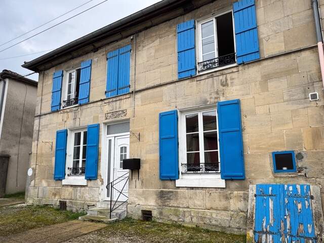 BELLE MAISON DE VILLAGE AVEC DÉPENDANCES ET JARDINET — photo du bien