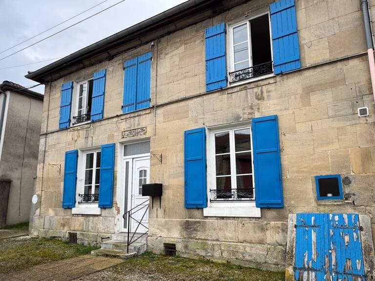 BELLE MAISON DE VILLAGE AVEC DÉPENDANCES ET JARDINET — photo 1