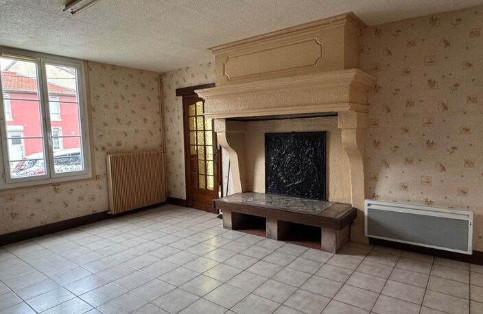 BELLE MAISON DE VILLAGE AVEC DÉPENDANCES ET JARDINET — photo 3