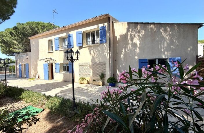AIGUES-MORTES – MAS DE CHARME 200 m² SUR PLUS DE 2 000 m² DE TERRAIN — photo 5