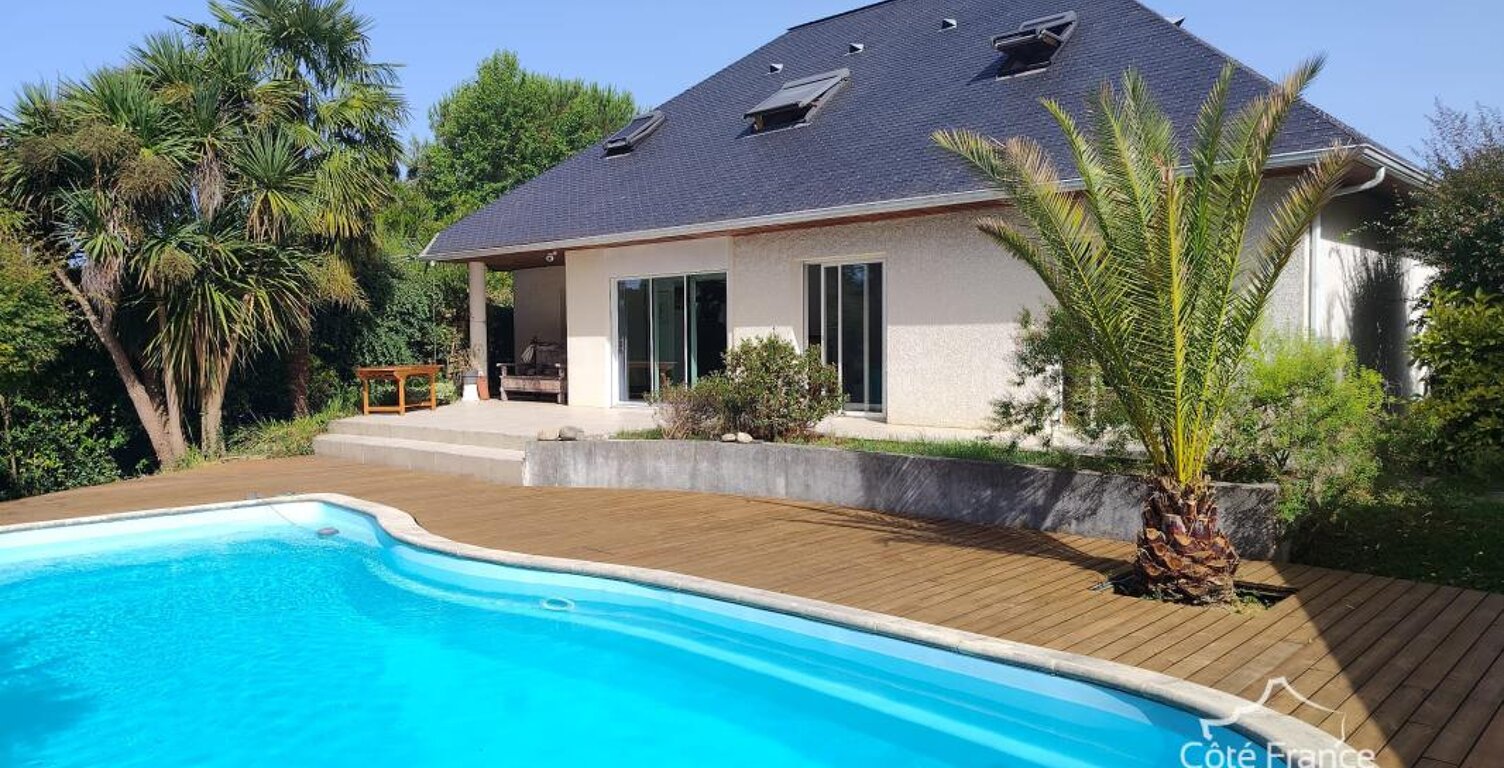 Maison Contemporaine sur les  Hauteurs Chemin Henri IV — photo 1