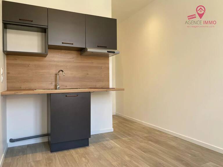 Studio de 15.50m² refait à neuf Vénissieux Moulin à vent — photo 1