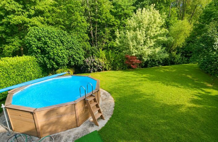 Maison familiale 5 chambres au calme, sans vis-à-vis, avec piscine et rivière en fond de jardin — photo 2