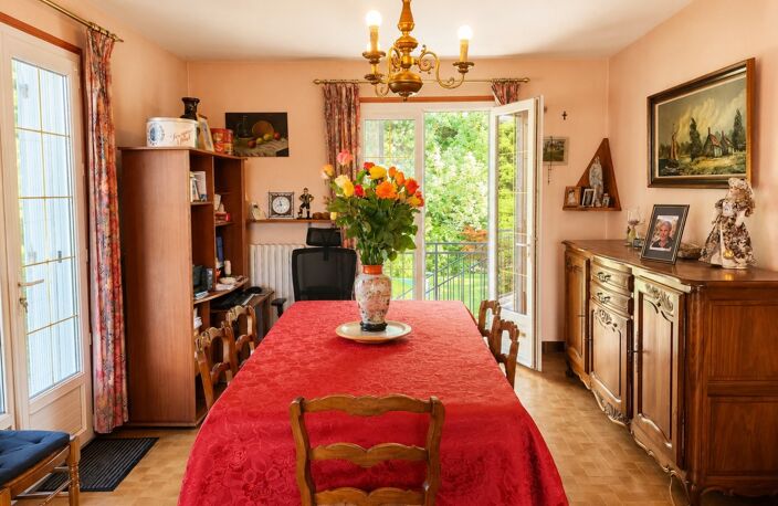 Maison familiale 5 chambres au calme, sans vis-à-vis, avec piscine et rivière en fond de jardin — photo 5