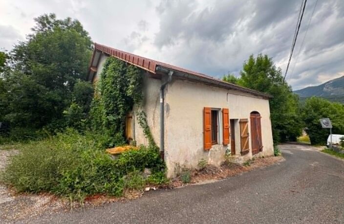 Maison avec jardin et dépendances dans un hameau - LA FAURIE 05 — photo 3