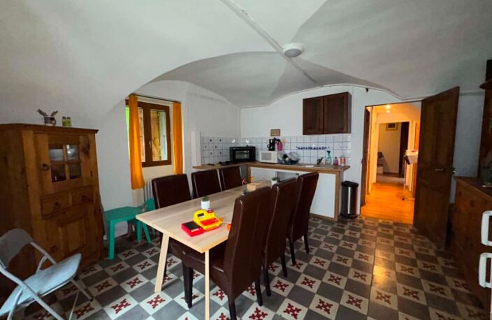 Maison avec jardin et dépendances dans un hameau - LA FAURIE 05 — photo 5