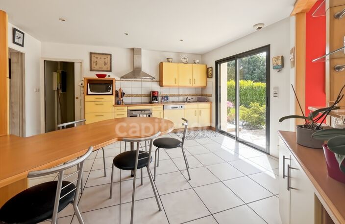 PLEUVEN – Maison de 229 m², 6 chambres, vie de plain-pied et espace indépendant — photo 4