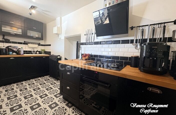 À vendre – Maison de village 4 chambres avec jardin, dépendances, grange et espace spa — photo 3
