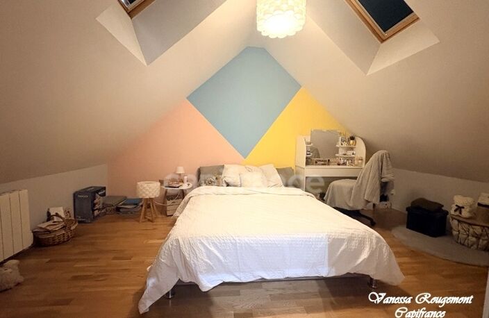 À vendre – Maison de village 4 chambres avec jardin, dépendances, grange et espace spa — photo 5