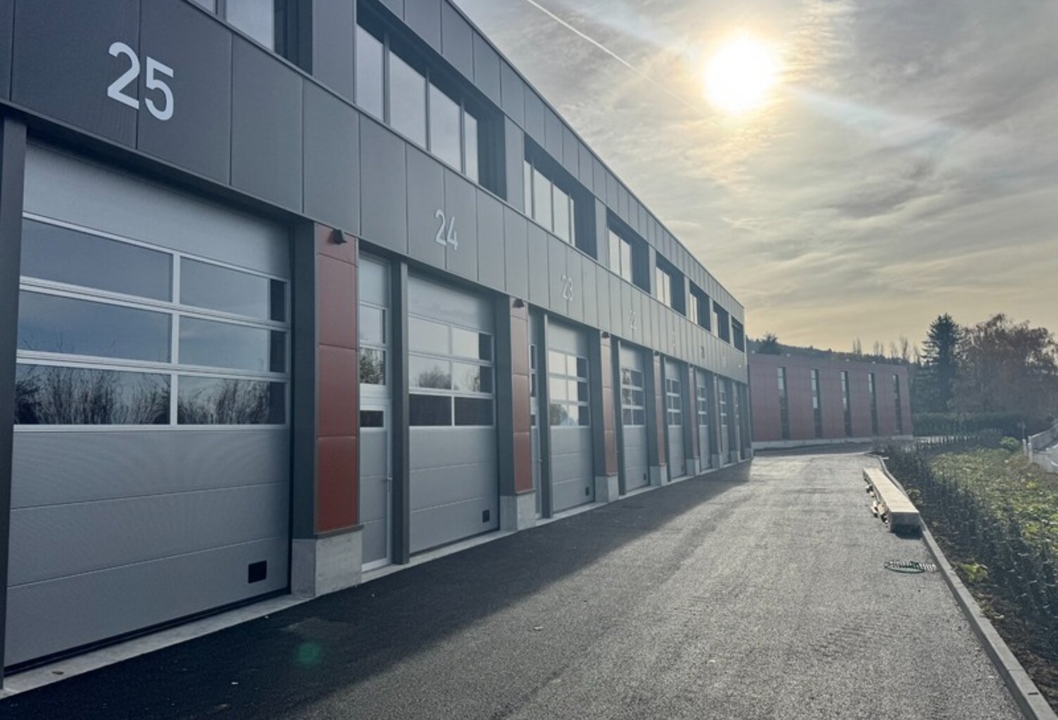 à vendre Artisans : Votre nouvel atelier de 115 m² au pied de l'A40 – Bonneville — photo 1