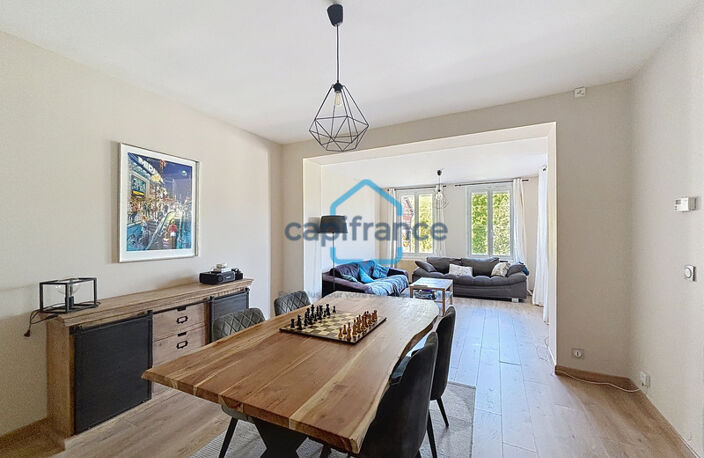 Maison familiale de 118 m² avec quatre chambres, garage et jardin arboré de 810 m² – Le Houlme — photo 2