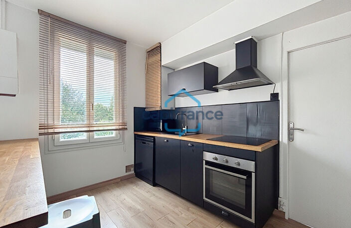 Maison familiale de 118 m² avec quatre chambres, garage et jardin arboré de 810 m² – Le Houlme — photo 3