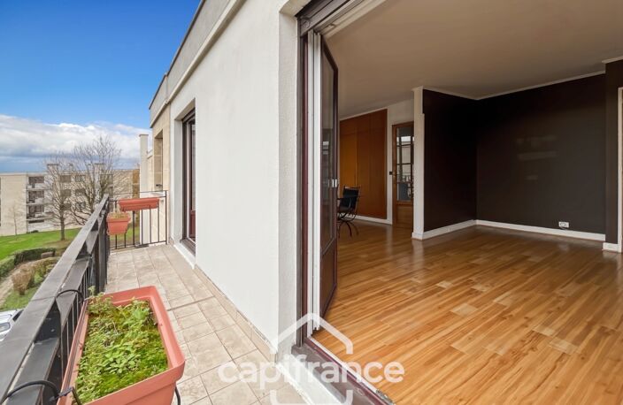 Appartement 5 pièces 85 m2, 3 chambres, 2 terrasses- dernier étage- Les Capucins, Chennevières sur Marne — photo 3