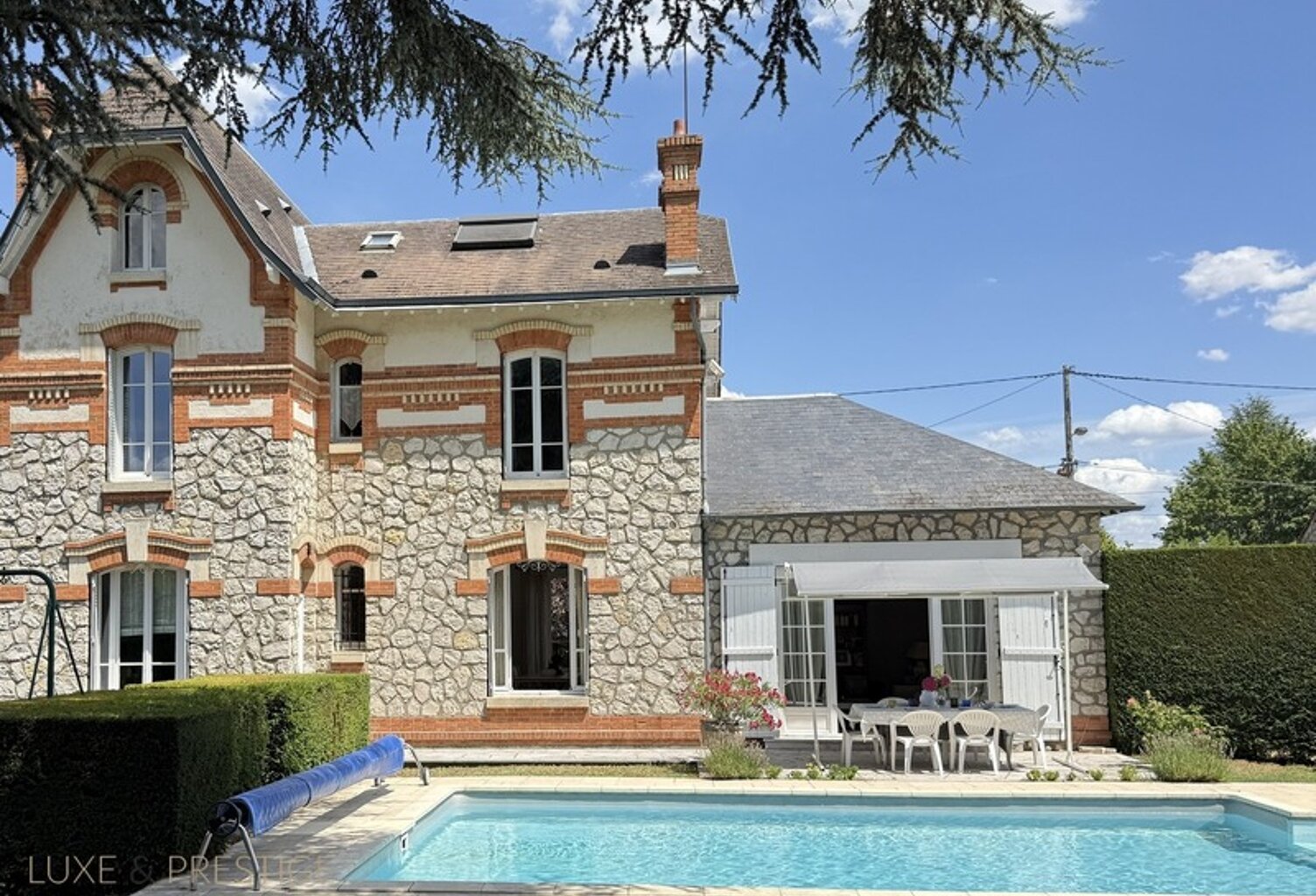 Maison de caractère, a vendre, piscine et jardin, Orleans — photo 1