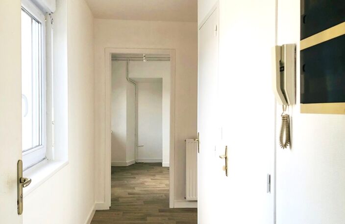 Appartement à vendre de 79.73m² centre ville de CHOLET (49) — photo 2