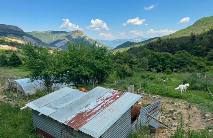 Propriété en pierres avec 2 maisons et 3 hectares de terrain – La Piarre (05) — photo 5