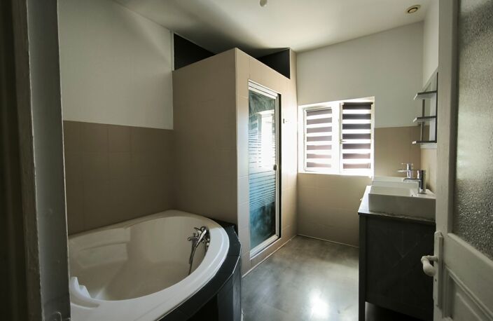Maison de village 130m² et 62m² de potentiel -3 chambres-Bureau-caves — photo 4