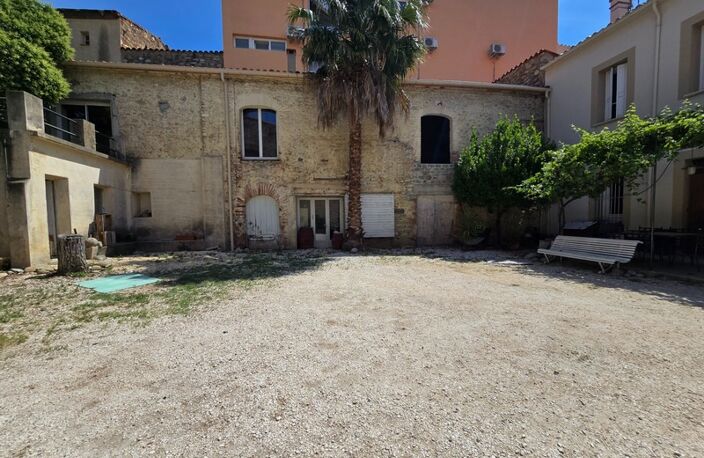 MAISON DE MAÎTRE D'EXCEPTION – ANCIEN DOMAINE VITICOLE – PLUS DE 1 000 m² DE BÂTIS – CŒUR DE VILLE — photo 3