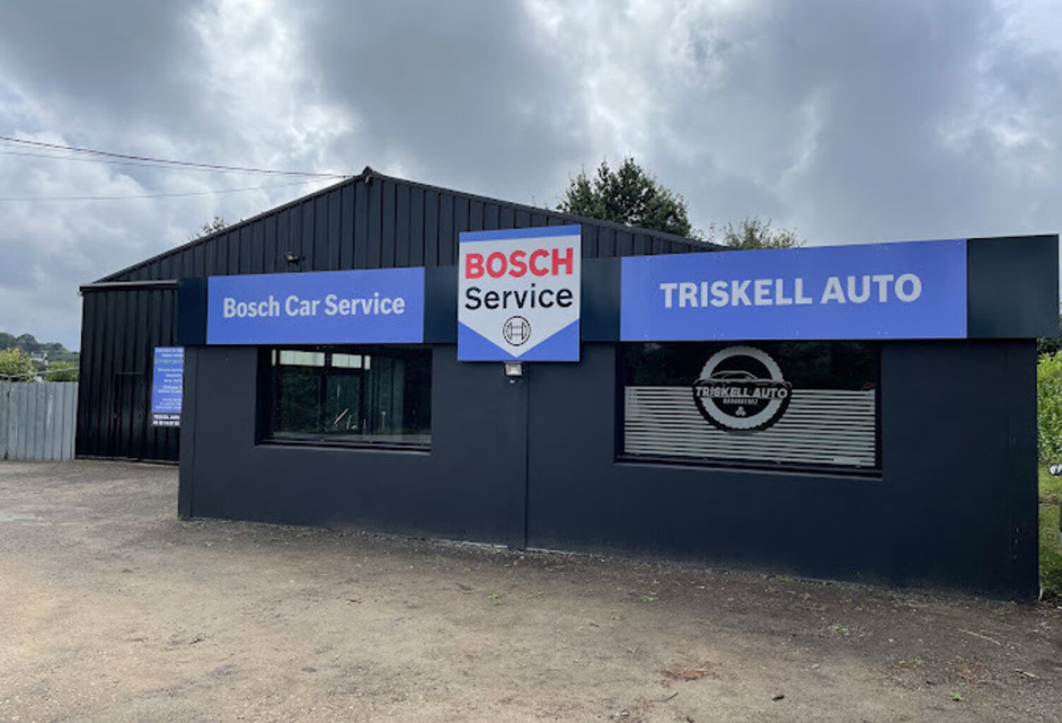 Locaux professionels et terrain à vendre DOUARNENEZ (29) — photo 1
