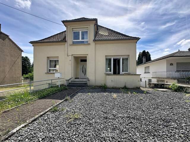 Maison à vendre 8 pièces VARSBERG (57), 2 garages , dépendance et jardin — photo du bien