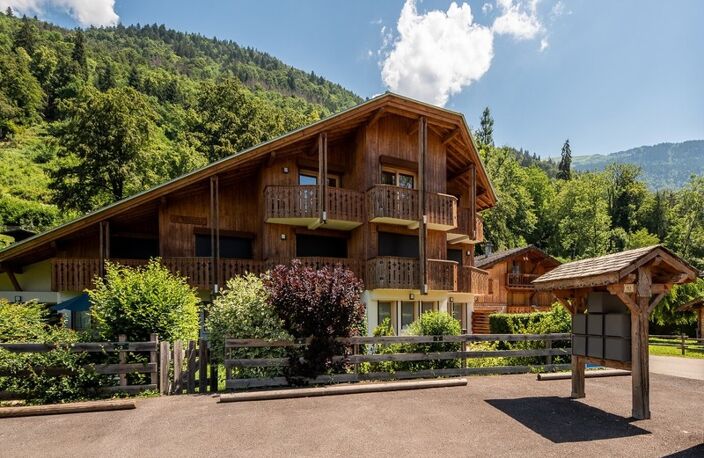 Haute Savoie (74), à vendre SAMOENS - Domaine skiable Grand Massif - Appartement T4 93 m² — photo 3