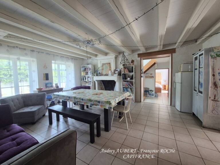 Maison à vendre 8 pièces TONNAY BOUTONNE (17) — photo 1