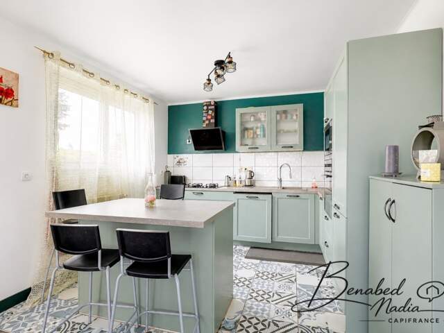 Maison familiale de 150 m² avec beau terrain de plus de 1 000 m² – Quartier Champ Plantier à Feyzin — photo du bien