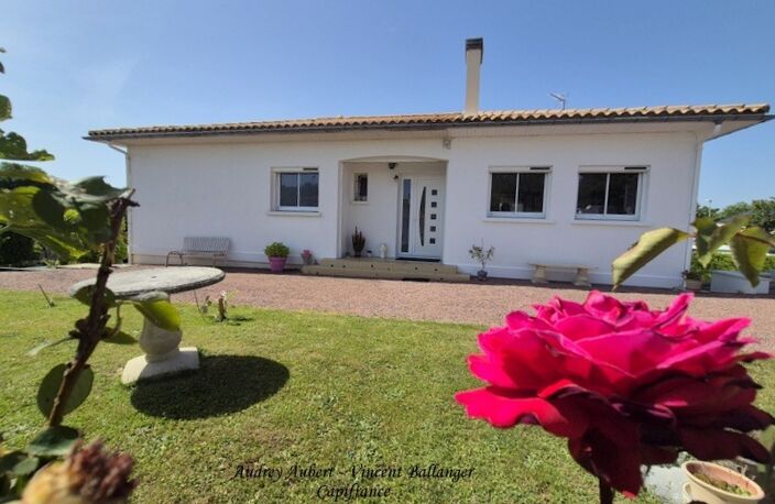 Maison à vendre 7 pièces TONNAY BOUTONNE (17) — photo 2