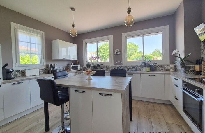 Maison à vendre 7 pièces TONNAY BOUTONNE (17) — photo 3