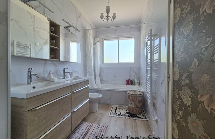 Maison à vendre 7 pièces TONNAY BOUTONNE (17) — photo 5