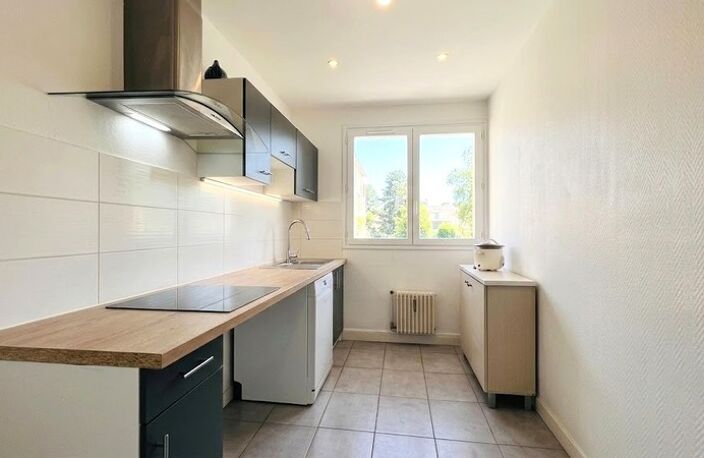 Dpt Finistère (29), A vendre QUIMPER Ouest, Appartement type 3 de 64 m² habitable avec trois balcons - Cave — photo 2