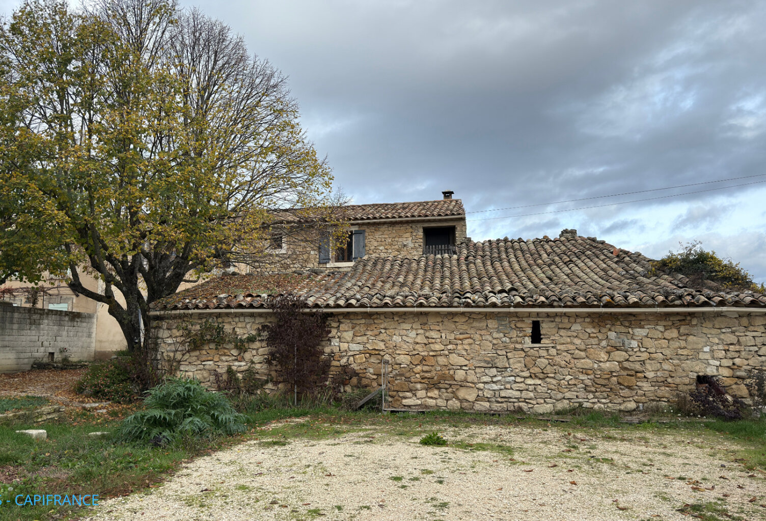 En exclusivité - Authentique bergerie Provençale du XIXème siècle à fort potentiel — photo 1