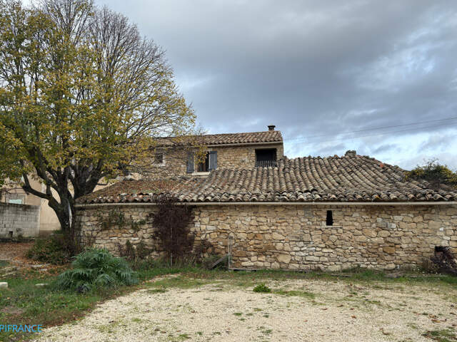 En exclusivité - Authentique bergerie Provençale du XIXème siècle à fort potentiel — photo du bien