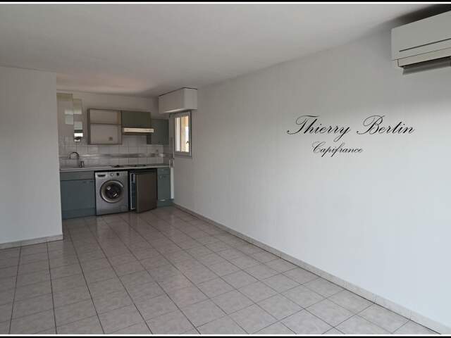 Appartement à vendre 2 pièces FREJUS (83) — photo du bien