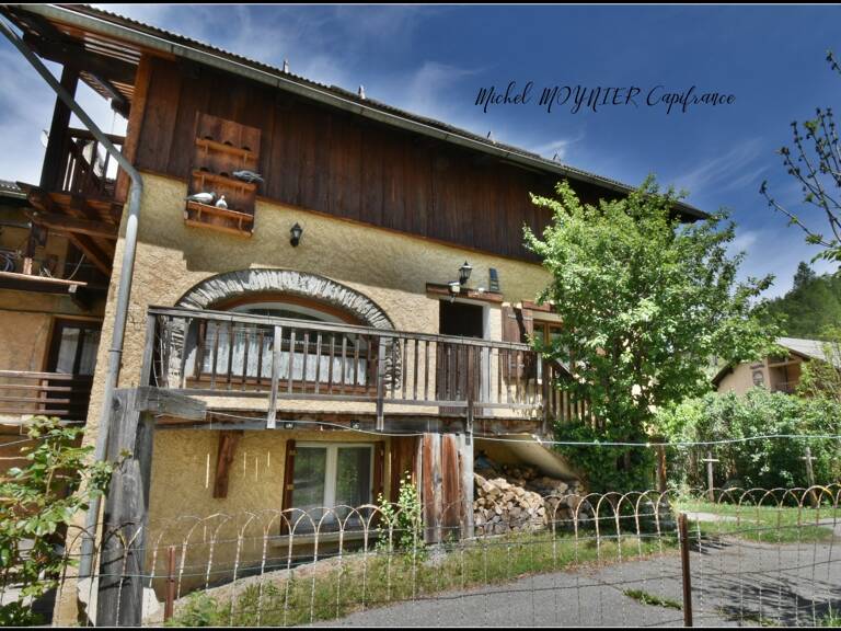 QUEYRAS, VILLE-VIEILLE : MAISON EN PIERRE AVEC DEUX LOGEMENTS, TERRAIN ET VUE MONTAGNE   ""visite virtuelle"" — photo 1