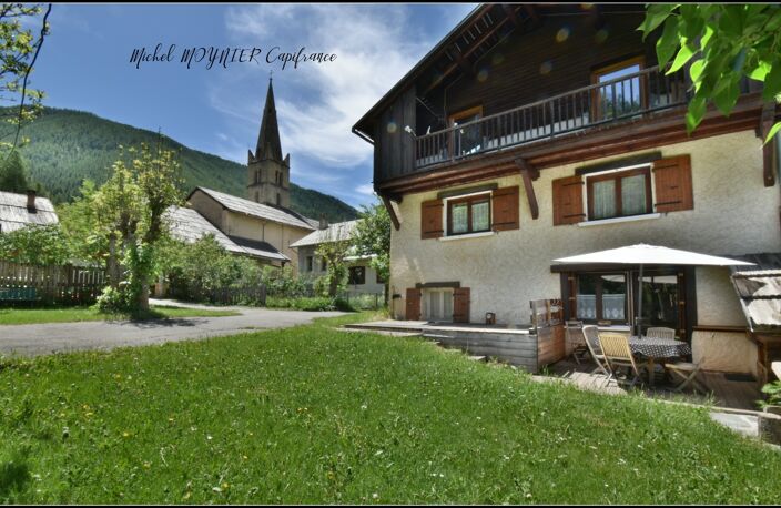 QUEYRAS, VILLE-VIEILLE : MAISON EN PIERRE AVEC DEUX LOGEMENTS, TERRAIN ET VUE MONTAGNE 🌄 ""visite virtuelle"" — photo 2
