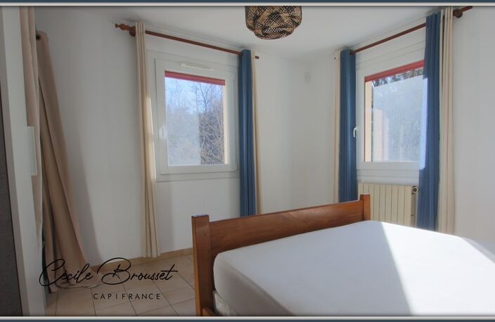 Villa 4 faces à vendre sur 1425 m2 de terrain avec garage et studio indépendant à REYNES (66) — photo 5