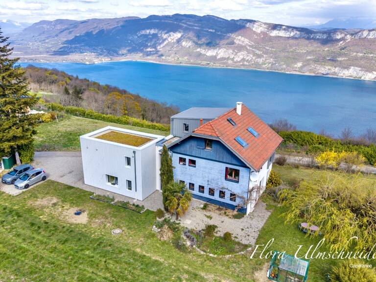 Propriété d'exception avec vue lac et Mont Blanc – 271 m² – DPE C – Ontex - 35 minutes de Chambéry, 40 minutes d’Aix-les-Bains, 1H30 de Genève. Annecy. Vue lac du Bourget et le Mont Blanc — photo 1