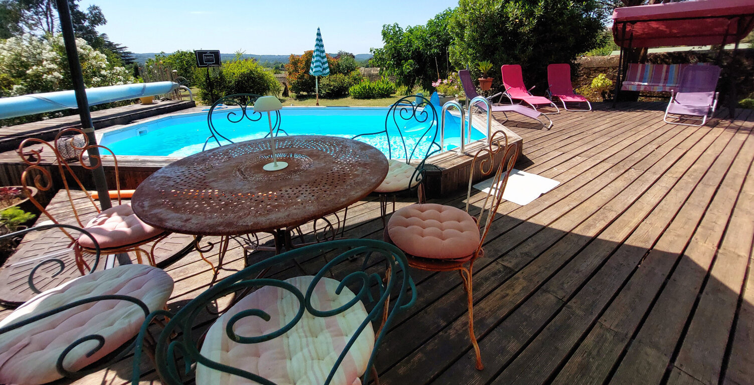 Maison de plain-pied rénovée avec piscine, terrasse couverte de 50 m² et chalet indépendant – Périgord Noir — photo 1