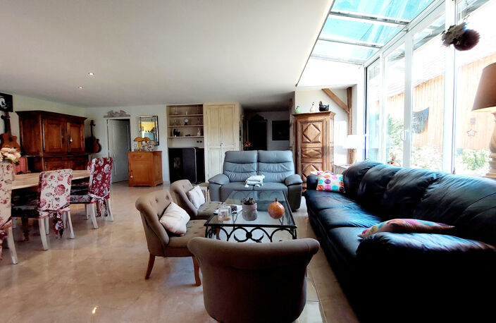Maison de plain-pied rénovée avec piscine, terrasse couverte de 50 m² et chalet indépendant – Périgord Noir — photo 5