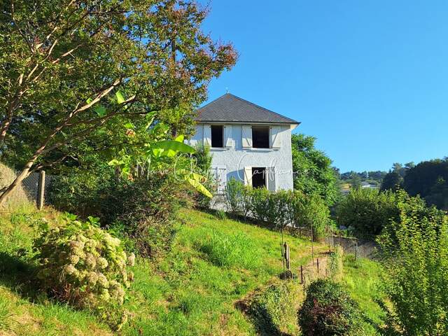   Maison familiale - Terrasse et vue dominante à deux pas du centre-ville– TULLE (19) — photo du bien