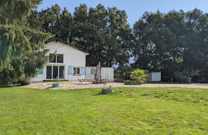 Maison surelever avec étang et 2,9 hectares — photo 3