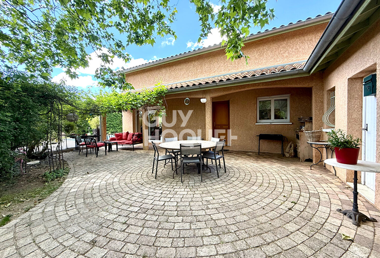 Rare à Vourles Villa de 5 pièces 199 m2 avec piscine et garage double — photo 1