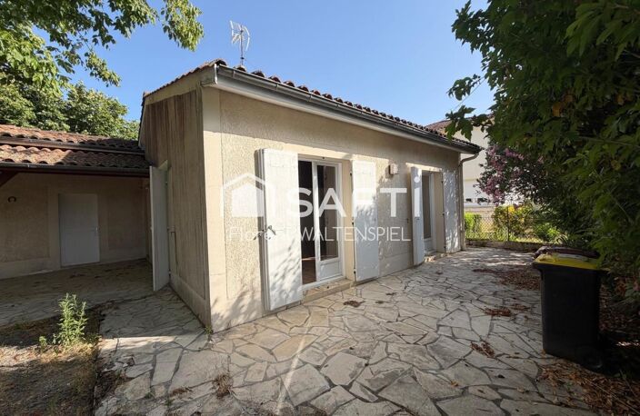 Au cœur de Cadillac,maison avec jardin et garages ! — photo 2