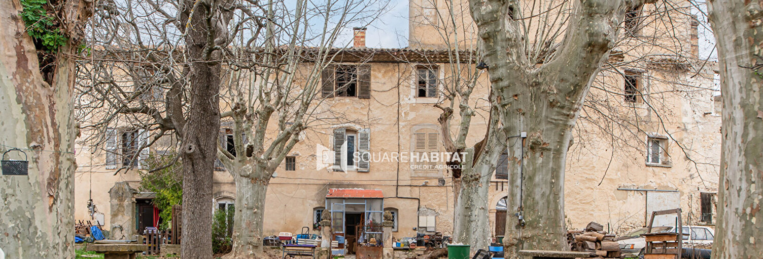 Immeuble  1150 m² à vendre à Saignon (84400)