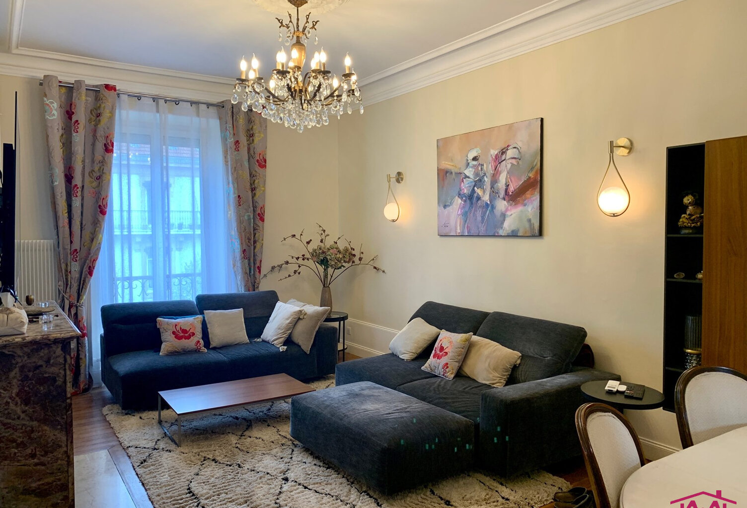 TRÈS BEL APPARTEMENT TRAVERSANT CHARME DE L'ANCIEN — photo 1