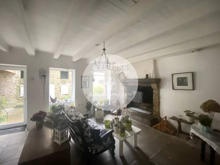 BELLE BATISSE EN PIERRE AU COEUR DU BOURG, — photo 1